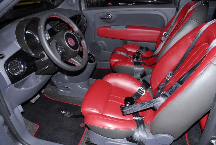  Fiat 500 Abarth SS 2009 года  (фото 19 из 25)